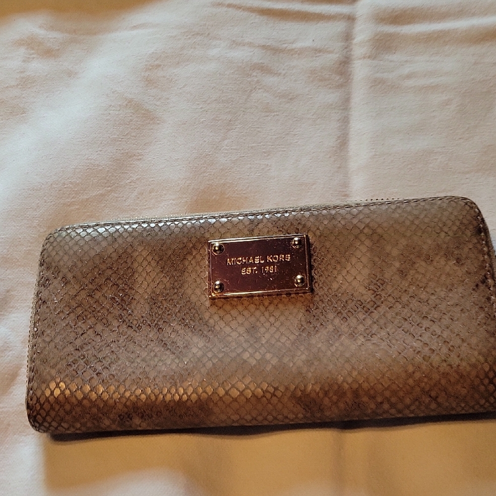 Michael Kors VINTAGE SNAKE SKIN  Wallet with Luxurious Textured Finish